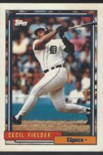#425 Cecil Fielder 1992 Topps